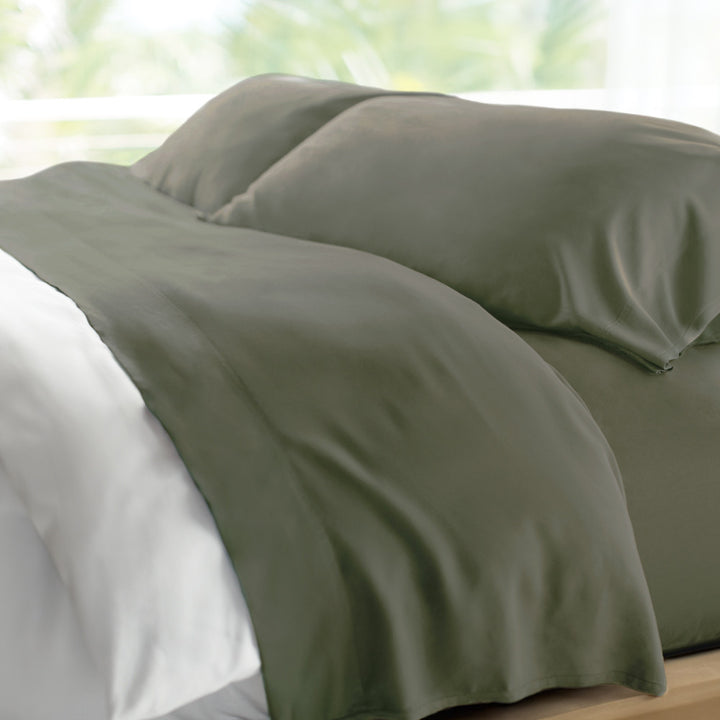 Retreat Bamboo Sheets by Cariloha — Oasis Green