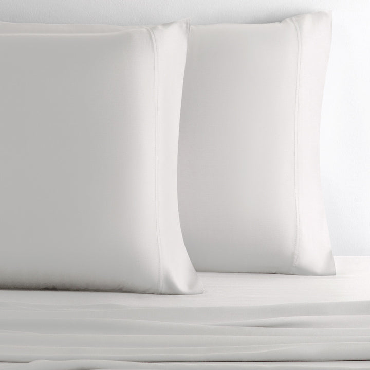 Retreat Bamboo Pillowcase Set by Cariloha — White